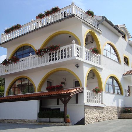 Villa Flora Malinska Exterior photo